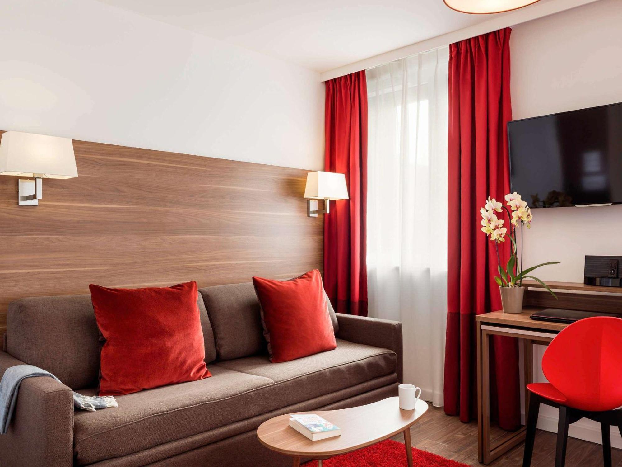 Aparthotel Adagio La Defense Courbevoie Exterior photo